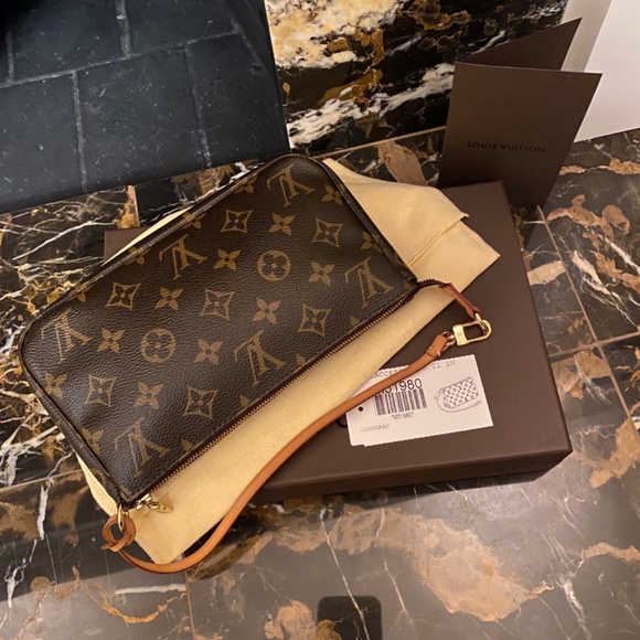 LOUIS VUITTON POCHETTE ACCESSOIRES MONOGRAM - Picture 11 of 16